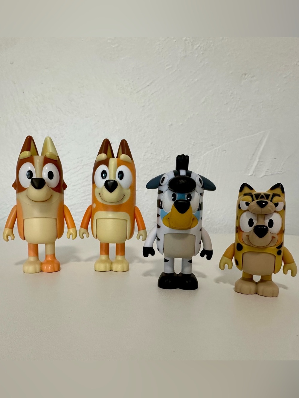Bluey figures Aunt Brandy, Chilli, Bluey, and Bingo Set of 4